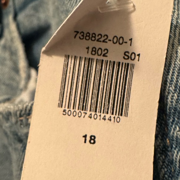 Old Navy Straight Leg Jeans - Picture 6 of 6